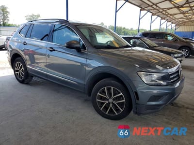 Czwarte zdjęcie samochodu z boku: 2021 VOLKSWAGEN TIGUAN SE VIN:3VV2B7AX6MM048422 - miniatura