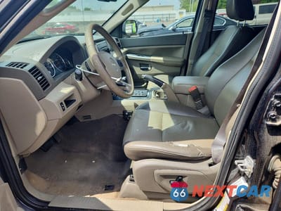 Zdjęcie 7 z 12 samochodu: 2009 JEEP GRAND CHEROKEE LAREDO VIN:1J8GR48K39C530534 - miniatura