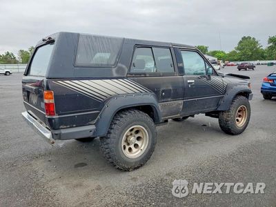 Trzecie zdjęcie samochodu z tyłu: 1988 TOYOTA 4RUNNER VIN:JT3VN66W6J0017686 - miniatura