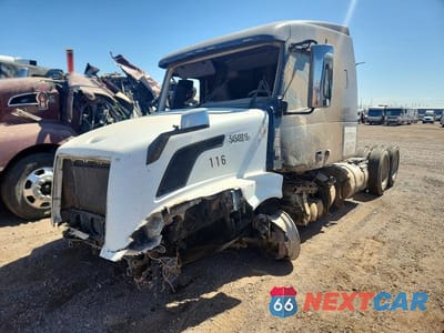 Drugie zdjęcie samochodu z przodu: 2015 VOLVO VNL SEMI TRUCK VIN:4V4NC9EH0FN184534 - miniatura