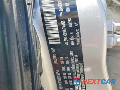 Zdjęcie 12 z 12 samochodu: 2017 ALFA ROMEO GIULIA TI Q4 VIN:ZARFAEEN4H7554496 - miniatura
