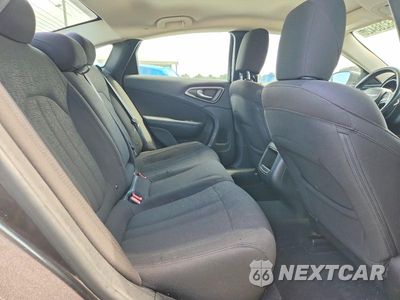 Zdjęcie 10 z 12 samochodu: 2015 CHRYSLER 200 LIMITED VIN:1C3CCCAB1FN683932 - miniatura