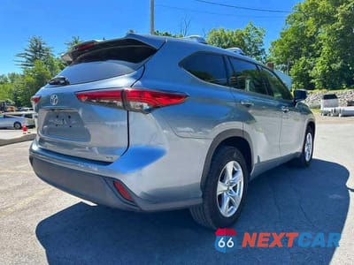 Trzecie zdjęcie samochodu z tyłu: 2020 TOYOTA HIGHLANDER LE VIN:5TDZZRAH1LS010303 - miniatura