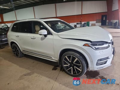 Czwarte zdjęcie samochodu z boku: 2019 VOLVO XC90 T6 INSCRIPTION VIN:YV4A22PL5K1502975 - miniatura