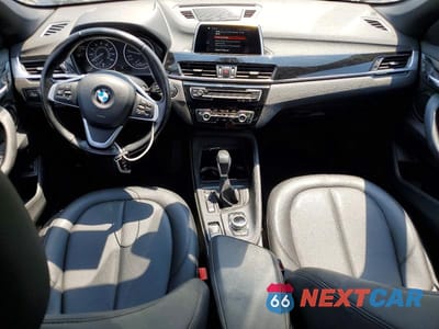 Zdjęcie 8 z 12 samochodu: 2018 BMW X1 XDRIVE28I VIN:WBXHT3Z39J4A66393 - miniatura