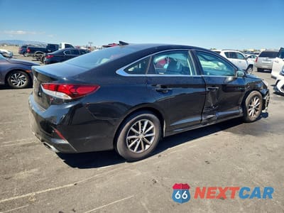 Trzecie zdjęcie samochodu z tyłu: 2018 HYUNDAI SONATA SE VIN:5NPE24AF8JH598384 - miniatura