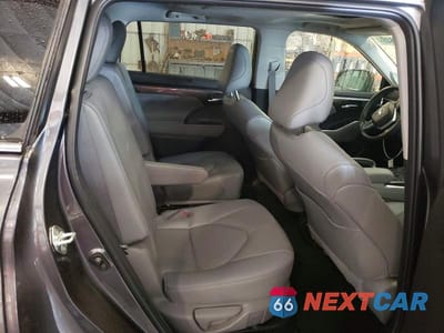 Zdjęcie 11 z 13 samochodu: 2023 TOYOTA HIGHLANDER HYBRID LIMITED VIN:5TDXBRCH0PS109323 - miniatura