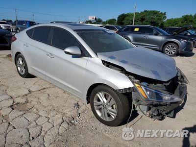 Czwarte zdjęcie samochodu z boku: 2019 HYUNDAI ELANTRA VALUE EDITION VIN:KMHD84LF9KU865879 - miniatura