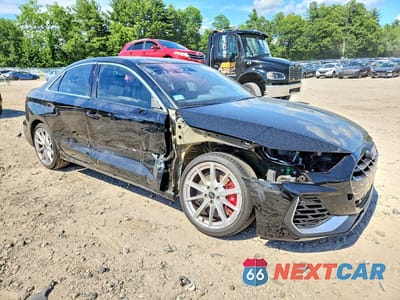 Czwarte zdjęcie samochodu z boku: 2025 AUDI S3 PREMIUM PLUS VIN:WAUH5DGY2SA057401 - miniatura