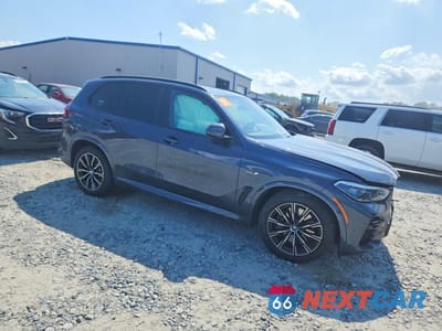 Czwarte zdjęcie samochodu z boku: 2022 BMW X5 XDRIVE45E VIN:5UXTA6C0XN9M02621 - miniatura