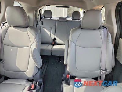 Zdjęcie 10 z 13 samochodu: 2024 TOYOTA SIENNA XLE 7-PASSENGER VIN:5TDYSKFC0RS118697 - miniatura