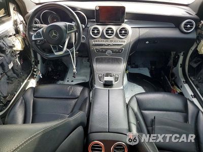Zdjęcie 8 z 13 samochodu: 2015 MERCEDES-BENZ C 300 4MATIC VIN:55SWF4KB5FU029873 - miniatura