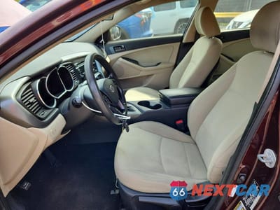 Zdjęcie 7 z 12 samochodu: 2012 KIA OPTIMA LX VIN:5XXGM4A78CG082200 - miniatura