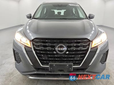 Piąte zdjęcie samochodu w środku: 2023 NISSAN KICKS SV VIN:3N1CP5CV1PL505560 - miniatura