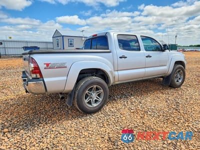 Trzecie zdjęcie samochodu z tyłu: 2013 TOYOTA TACOMA DOUBLE CAB PRERUNNER VIN:5TFJU4GN1DX030526 - miniatura