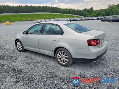 Drugie zdjęcie samochodu z przodu: 2010 VOLKSWAGEN JETTA SE VIN:3VWRZ7AJ4AM159001 - miniatura