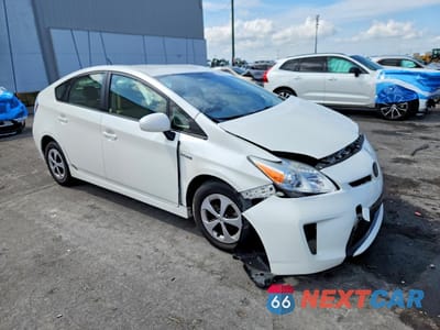 Czwarte zdjęcie samochodu z boku: 2015 TOYOTA PRIUS FOUR VIN:JTDKN3DU2F1894868 - miniatura