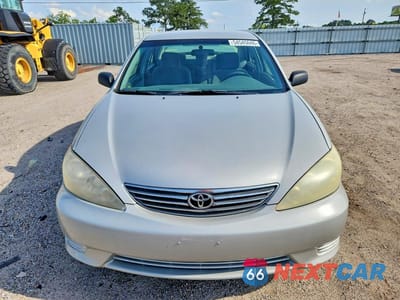 Piąte zdjęcie samochodu w środku: 2006 TOYOTA CAMRY STANDARD VIN:4T1BE32K36U666941 - miniatura