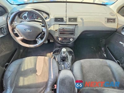 Zdjęcie 8 z 13 samochodu: 2005 FORD FOCUS VIN:1FAFP38Z95W132632 - miniatura