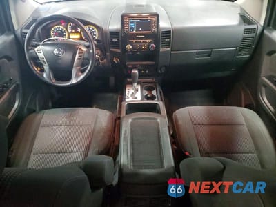 Zdjęcie 8 z 12 samochodu: 2015 NISSAN TITAN SV VIN:1N6AA0EC6FN502184 - miniatura