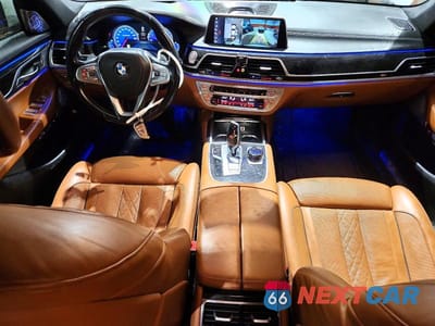 Zdjęcie 8 z 12 samochodu: 2016 BMW 750 XI VIN:WBA7B0C52GGF92213 - miniatura