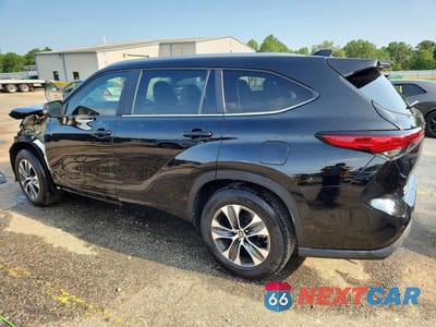 Drugie zdjęcie samochodu z przodu: 2023 TOYOTA HIGHLANDER XLE VIN:5TDKDRAHXPS044049 - miniatura
