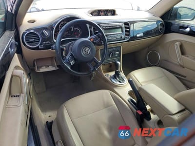 Zdjęcie 8 z 12 samochodu: 2013 VOLKSWAGEN BEETLE VIN:3VWJL7AT5DM625927 - miniatura