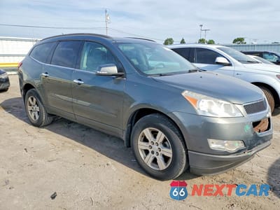 Czwarte zdjęcie samochodu z boku: 2011 CHEVROLET TRAVERSE LT VIN:1GNKRGED5BJ118486 - miniatura