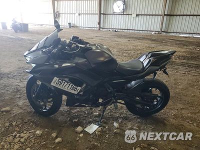 Trzecie zdjęcie samochodu z tyłu: 2023 KAWASAKI EX650 R VIN:ML5EXER16PDA84917 - miniatura