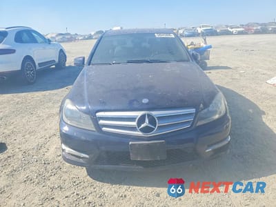 Piąte zdjęcie samochodu w środku: 2012 MERCEDES-BENZ C 250 VIN:WDDGF4HB2CA615826 - miniatura