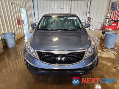 Piąte zdjęcie samochodu w środku: 2016 KIA SPORTAGE LX VIN:KNDPB3AC4G7869298 - miniatura