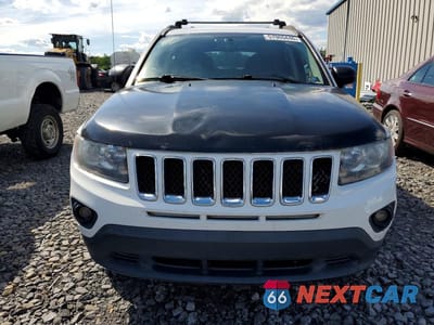 Piąte zdjęcie samochodu w środku: 2016 JEEP COMPASS SPORT VIN:1C4NJDBB6GD686430 - miniatura