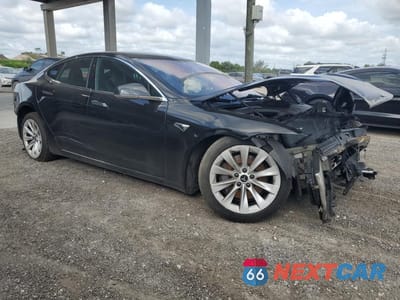 Czwarte zdjęcie samochodu z boku: 2018 TESLA MODEL S VIN:5YJSA1E23JF248719 - miniatura
