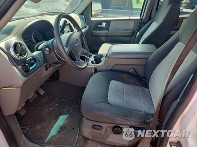 Zdjęcie 7 z 13 samochodu: 2006 FORD EXPEDITION XLT VIN:1FMPU15596LA65929 - miniatura