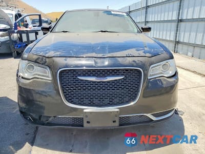 Piąte zdjęcie samochodu w środku: 2019 CHRYSLER 300 TOURING VIN:2C3CCAAG3KH547952 - miniatura