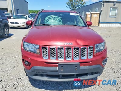 Piąte zdjęcie samochodu w środku: 2016 JEEP COMPASS LATITUDE VIN:1C4NJDEB2GD733903 - miniatura