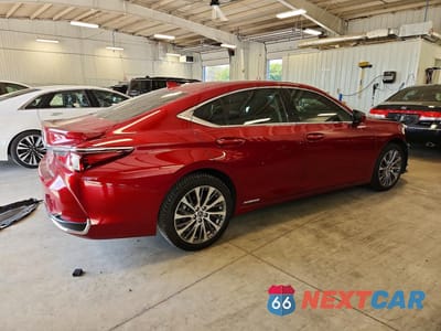 Trzecie zdjęcie samochodu z tyłu: 2019 LEXUS ES 300H VIN:58AB21B12KU002864 - miniatura