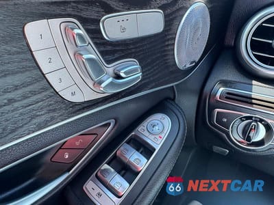 Zdjęcie 11 z 13 samochodu: 2015 MERCEDES-BENZ C 300 4MATIC VIN:55SWF4KB4FU052464 - miniatura