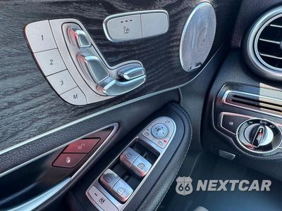 Zdjęcie 11 z 13 samochodu: 2015 MERCEDES-BENZ C 300 4MATIC VIN:55SWF4KB4FU052464 - miniatura
