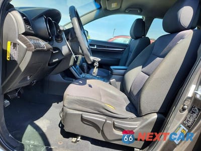 Zdjęcie 7 z 13 samochodu: 2011 KIA SORENTO LX VIN:5XYKT4A22BG175662 - miniatura