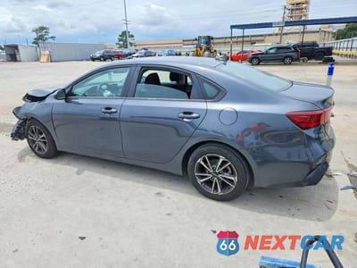 Drugie zdjęcie samochodu z przodu: 2022 KIA FORTE LXS VIN:3KPF24AD8NE427700 - miniatura