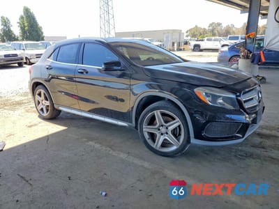 Czwarte zdjęcie samochodu z boku: 2017 MERCEDES-BENZ GLA 250 4MATIC VIN:WDCTG4GB3HJ315625 - miniatura