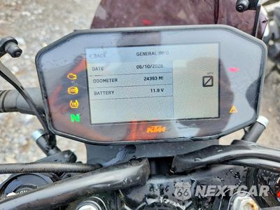 Zdjęcie 7 z 10 samochodu: 2020 KTM 890 DUKE R VIN:VBKTU9400LM800583 - miniatura