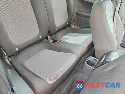 Zdjęcie 10 z 12 samochodu: 2018 VOLKSWAGEN BEETLE S/COAST VIN:3VWFD7AT6JM702853 - miniatura
