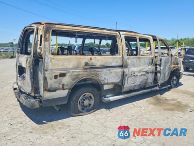 Trzecie zdjęcie samochodu z tyłu: 2017 CHEVROLET EXPRESS G3500 LT VIN:1GAZGPFG5H1249635 - miniatura