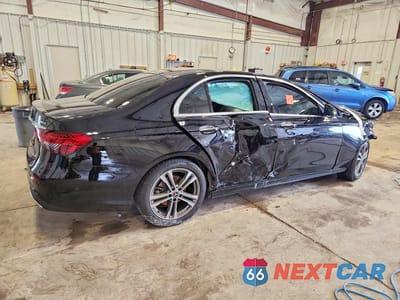 Trzecie zdjęcie samochodu z tyłu: 2023 MERCEDES-BENZ E 350 4MATIC VIN:W1KZF8EB0PB150368 - miniatura