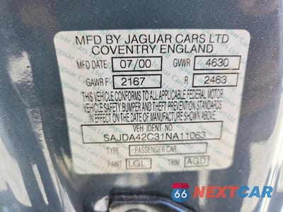Zdjęcie 12 z 12 samochodu: 2001 JAGUAR XK8 VIN:SAJDA42C31NA11063 - miniatura