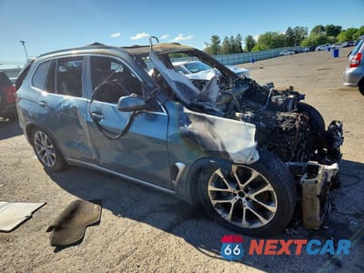 Czwarte zdjęcie samochodu z boku: 2026 BMW X5 XDRIVE50E VIN:5UX43EU0XT9045591 - miniatura