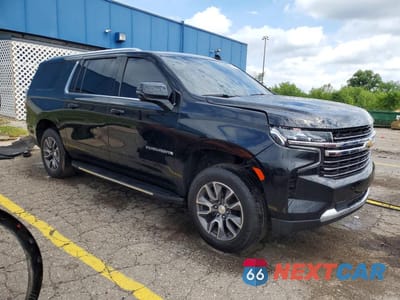 Czwarte zdjęcie samochodu z boku: 2022 CHEVROLET SUBURBAN K1500 LT VIN:1GNSKCKDXNR205307 - miniatura