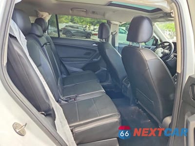 Zdjęcie 10 z 12 samochodu: 2018 VOLKSWAGEN TIGUAN SE VIN:3VV2B7AX4JM003085 - miniatura
